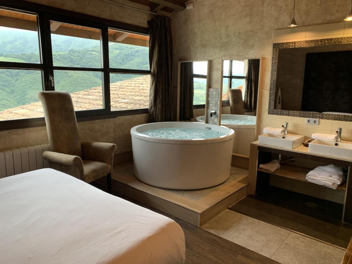 Hotel La Aldea Sonada à Oviede Extérieur photo