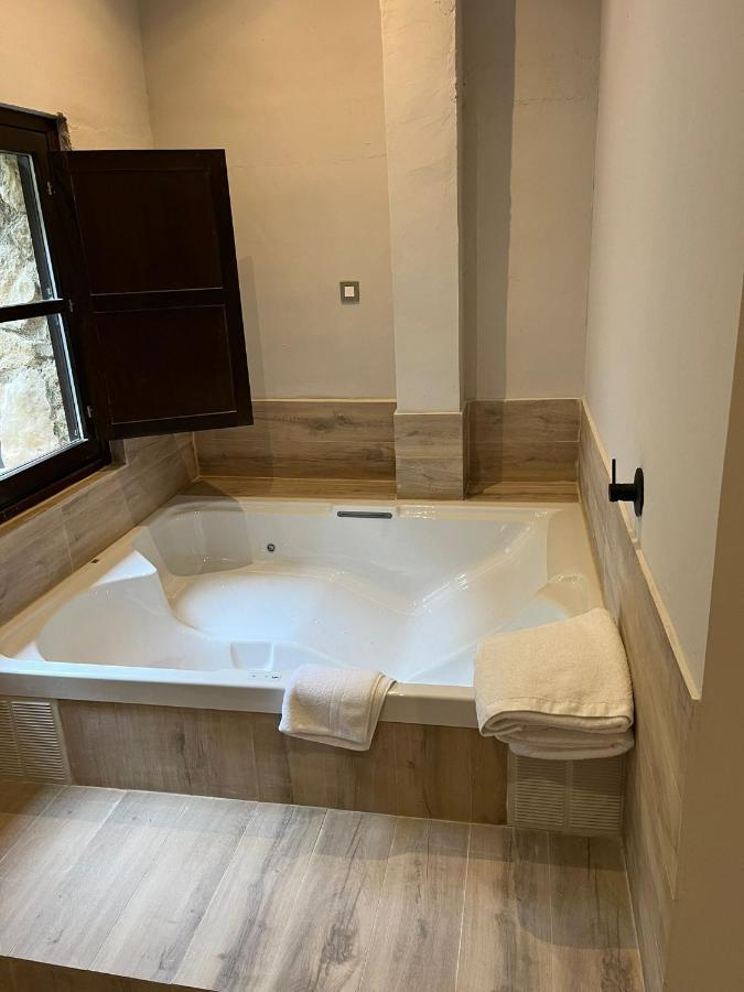 Hotel La Aldea Sonada à Oviede Extérieur photo