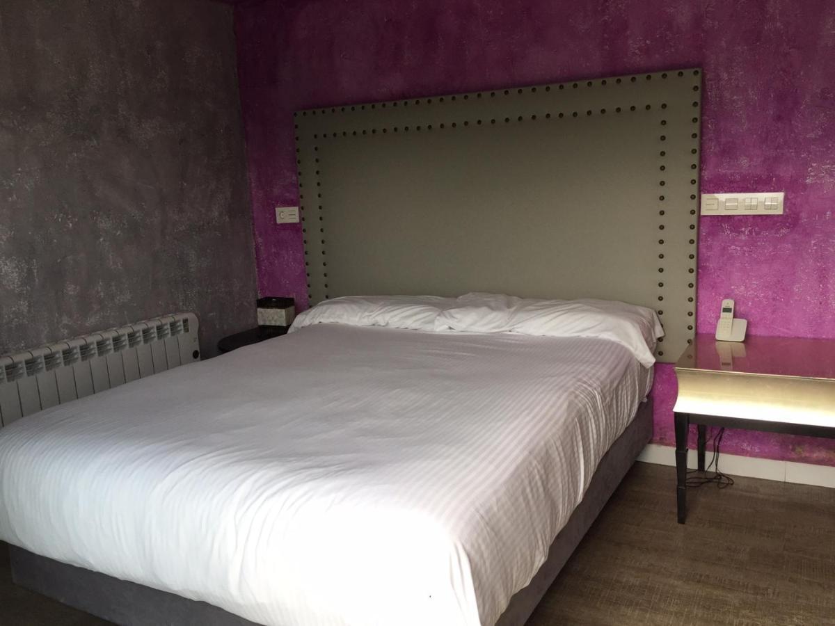 Hotel La Aldea Sonada à Oviede Extérieur photo