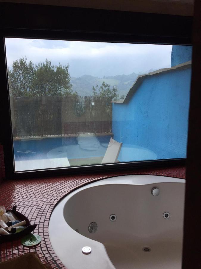 Hotel La Aldea Sonada à Oviede Extérieur photo